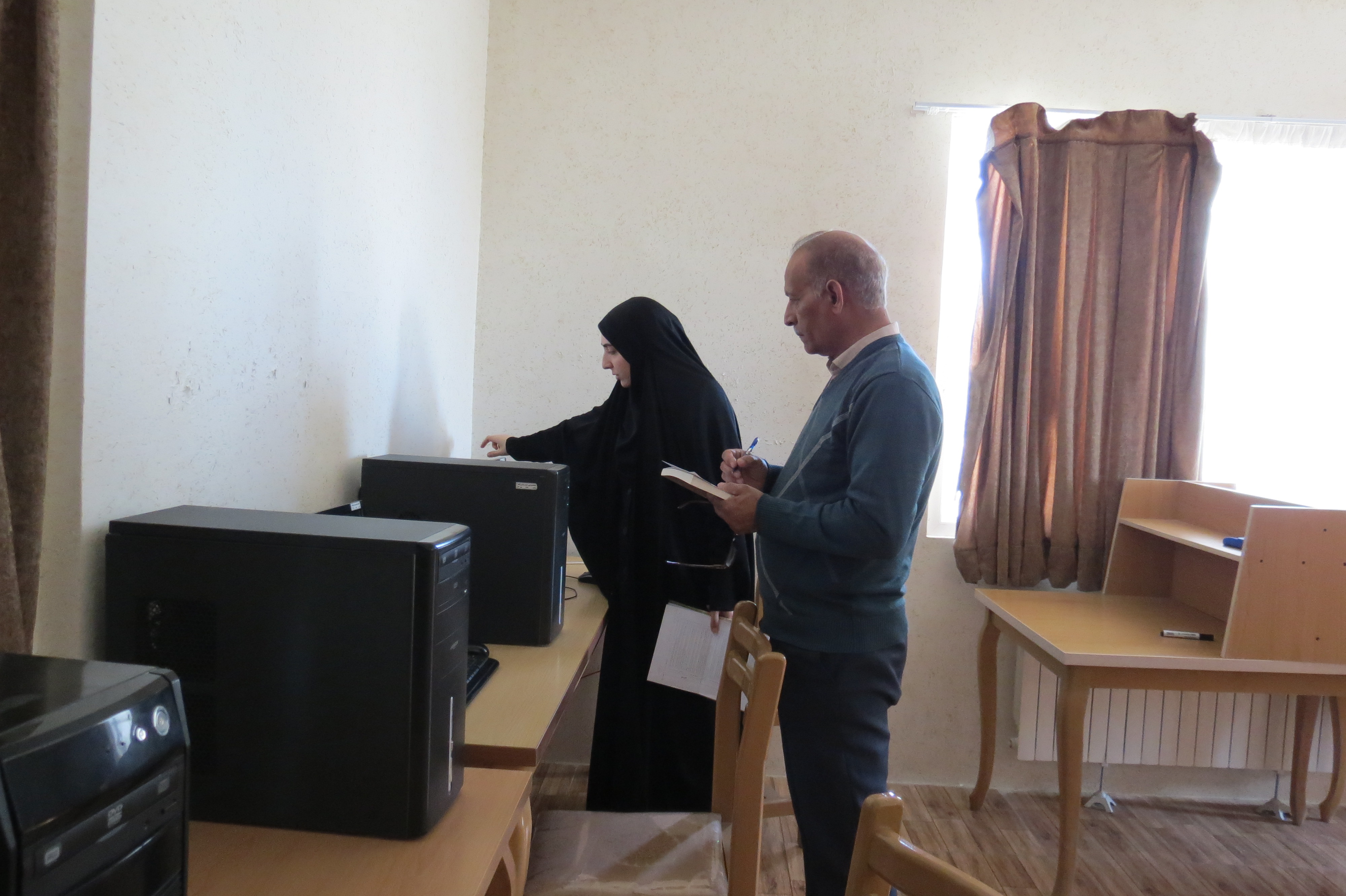 بازدید کارشناس اداره HSE دانشگاه علوم پزشکی شیراز از دانشکده پرستاری آباده