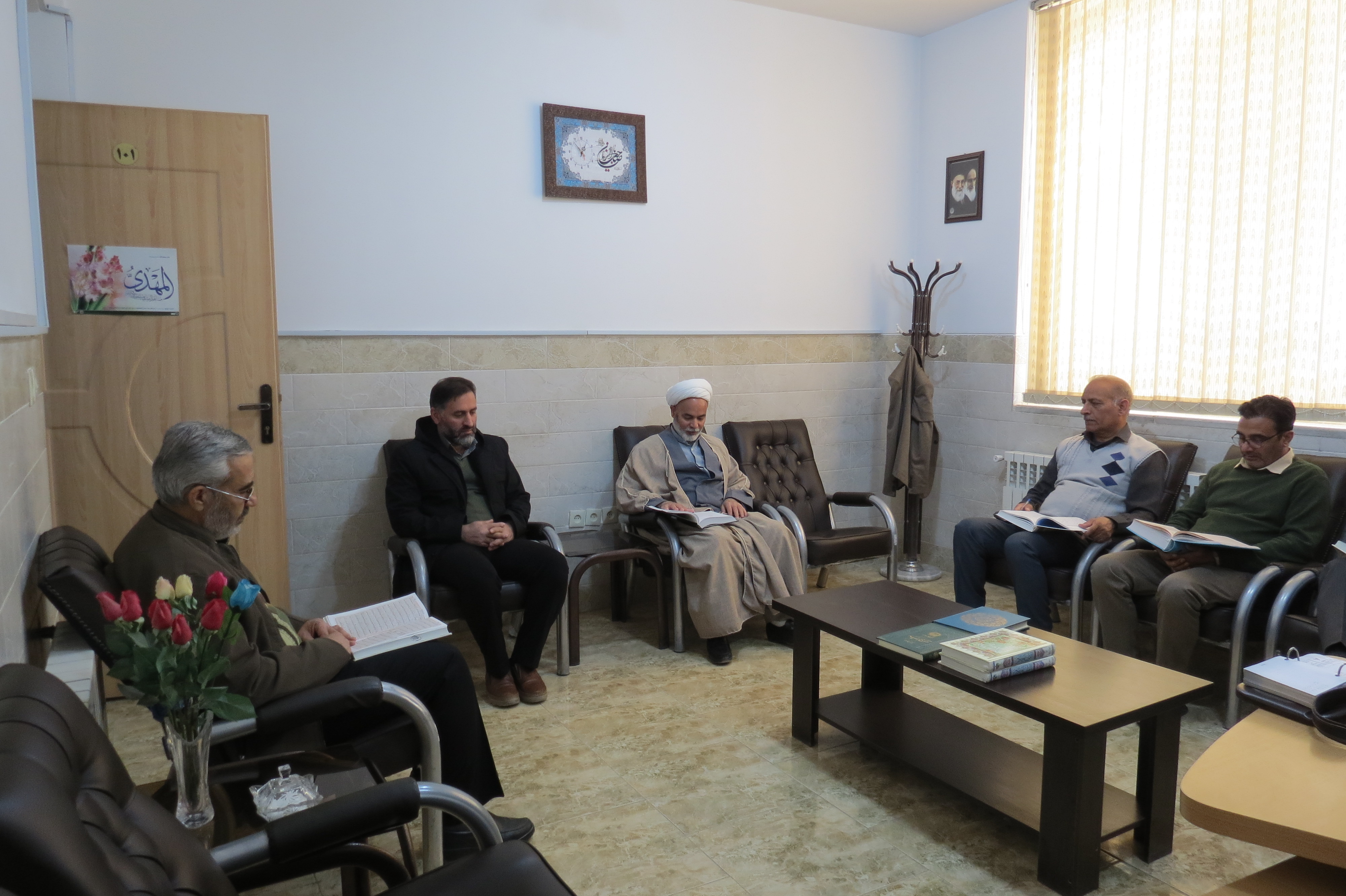 برگزاری نشست تفسیر قرآن کریم در دانشکده پرستاری آباده