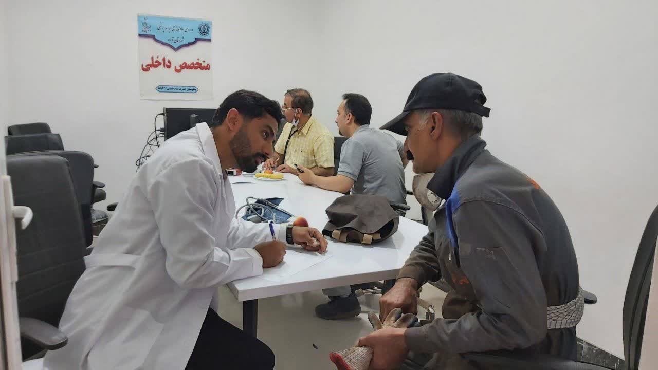 برگزاری اردوی جهادی سلامت محور در کارخانه کاشی دی شهرستان آباده