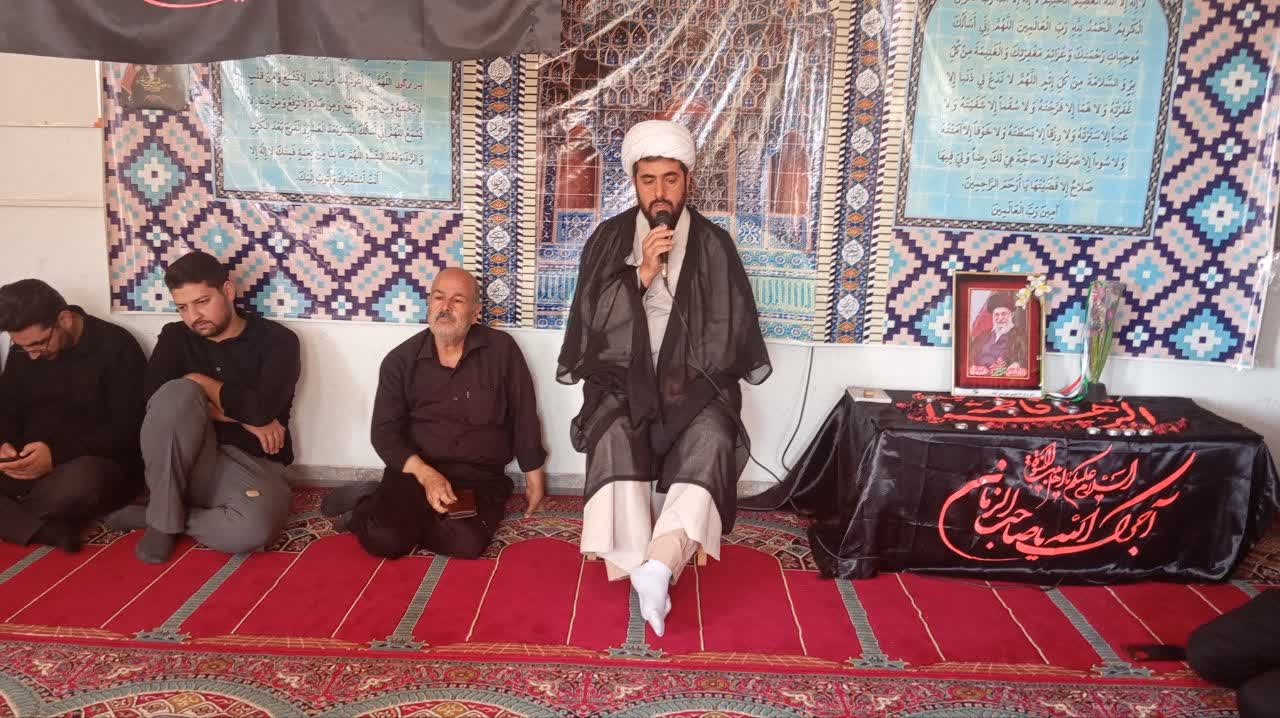 حضور رئیس و کارکنان دانشکده پرستاری آباده در مراسم عزاداری سیدالشهداء