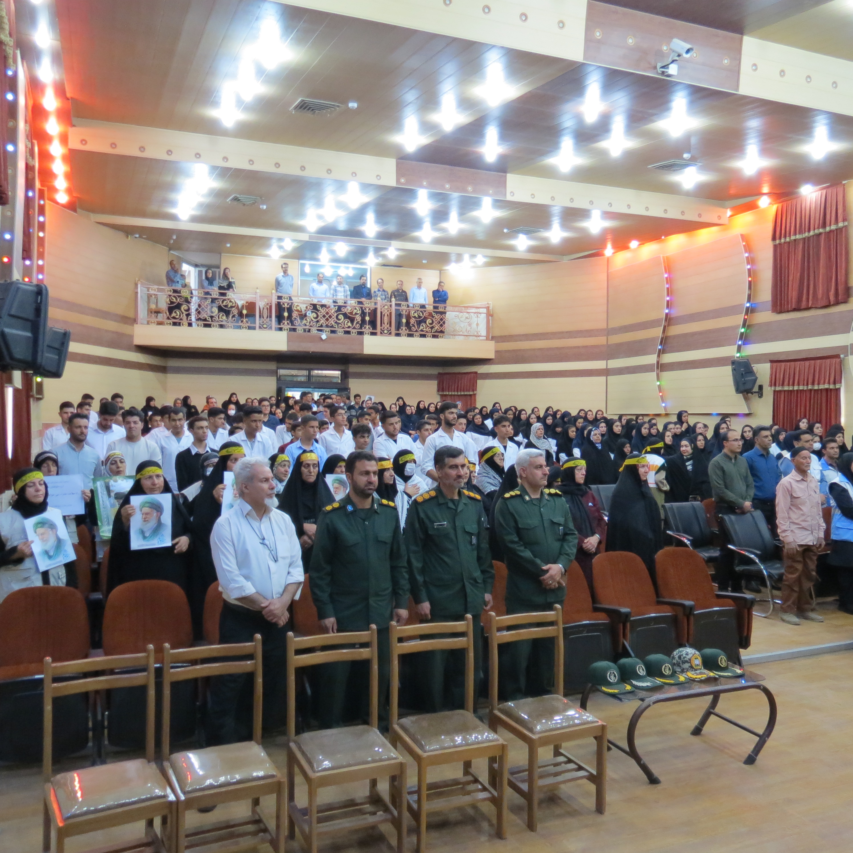 مشارکت رئیس، کارکنان، اساتید و دانشجویان دانشکده پرستاری آباده در همایش بزرگ اعضای بسیج جامعه پزشکی شهرستان آباده