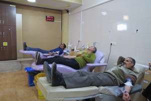 اهدای خون رئیس و کارکنان دانشکده پرستاری آباده